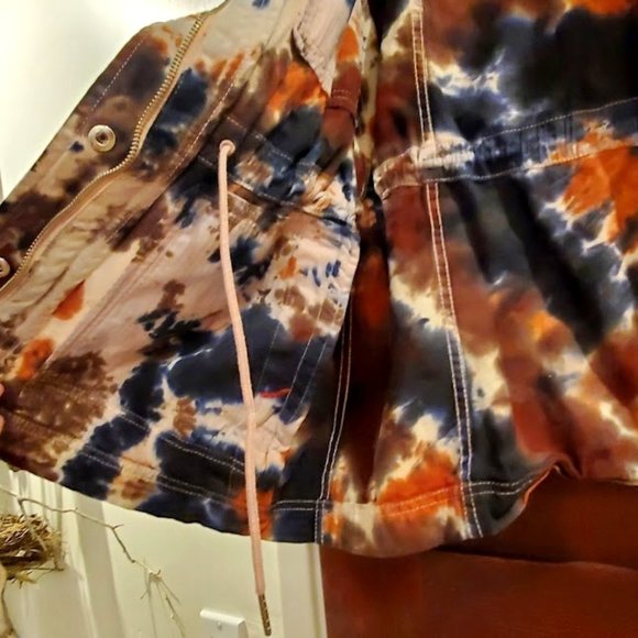 L OOAK Tie Dyed Gap Utility Jacket with Pockets, Drawstring Waist Zipper & Snaps - Picture 8 of 9